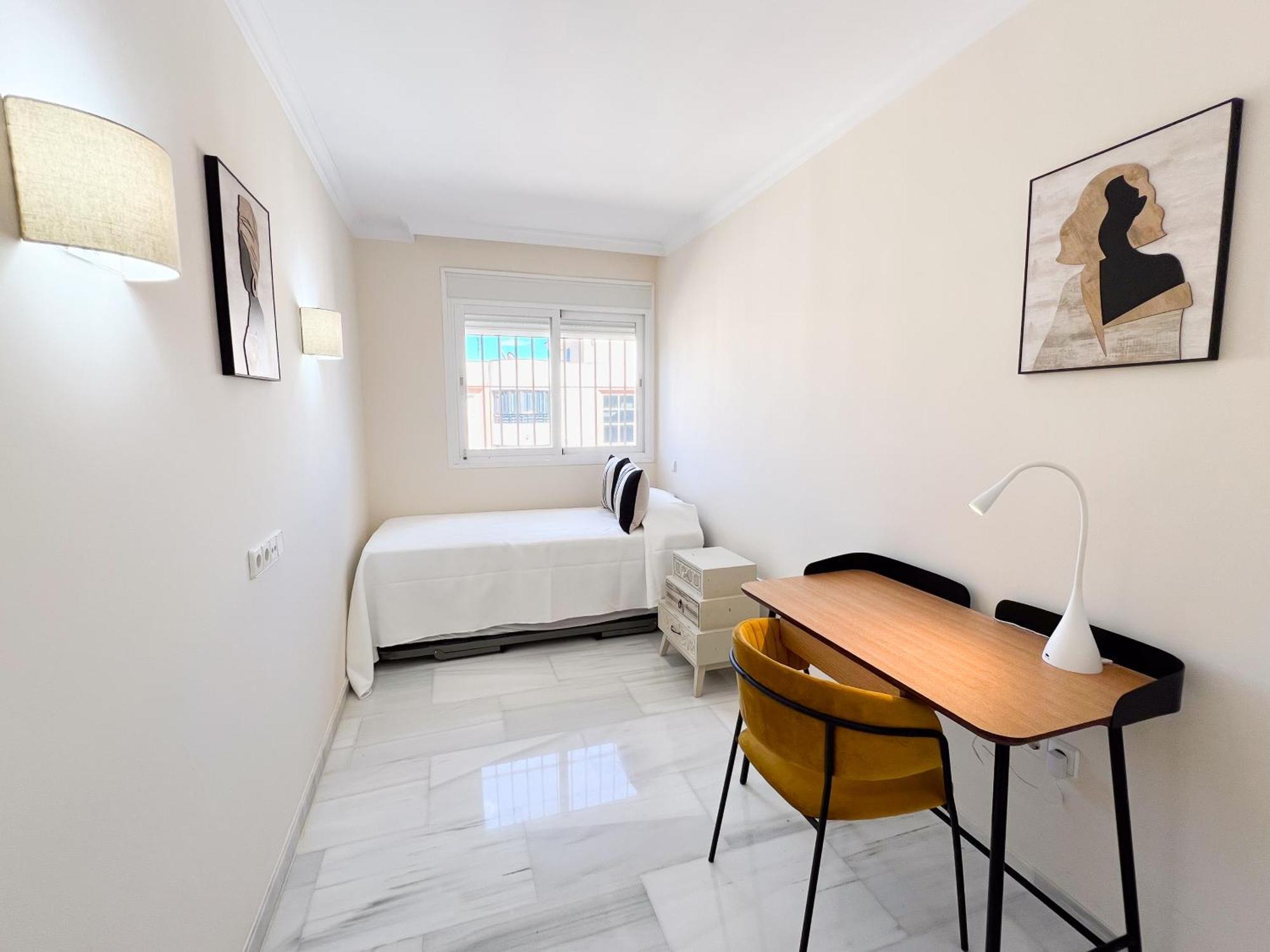 Apartment In Center With Sea Views